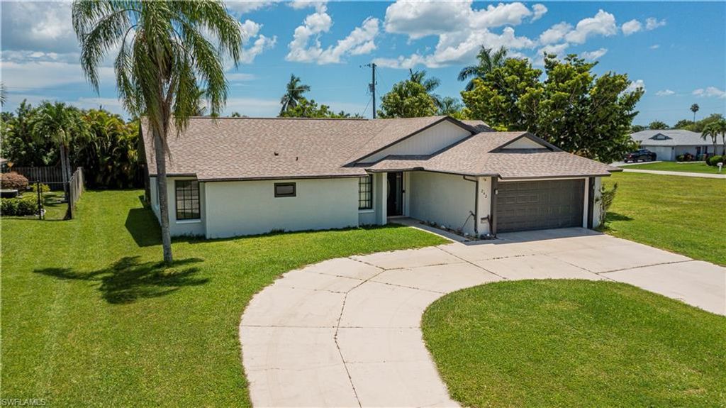 242 SW 45th TER, Cape Coral, FL 33914
