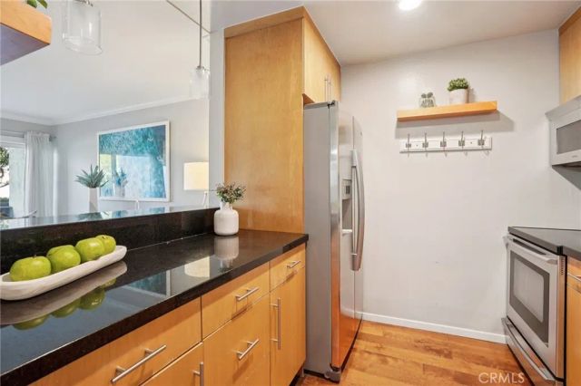 641 S Prospect Avenue 103, Redondo Beach, CA 90277