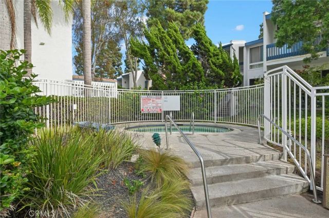 641 S Prospect Avenue 103, Redondo Beach, CA 90277