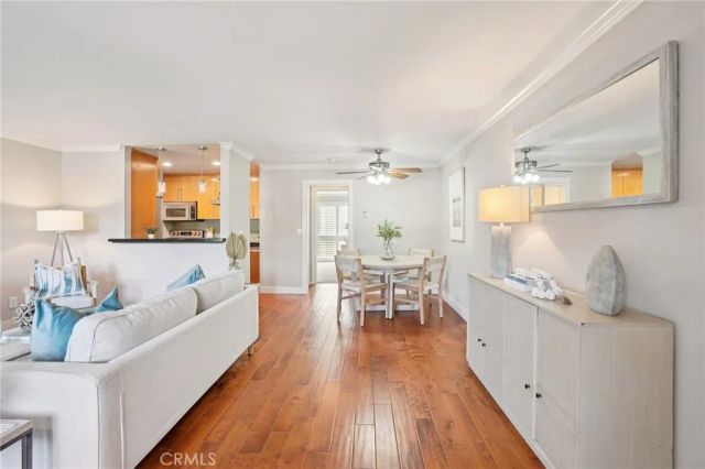 641 S Prospect Avenue 103, Redondo Beach, CA 90277