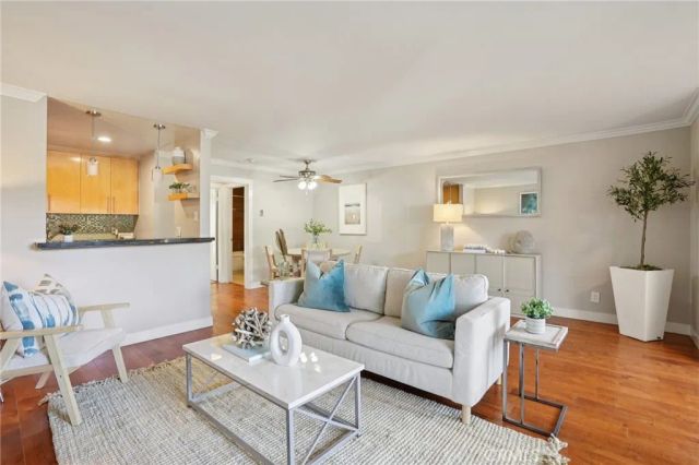 641 S Prospect Avenue 103, Redondo Beach, CA 90277