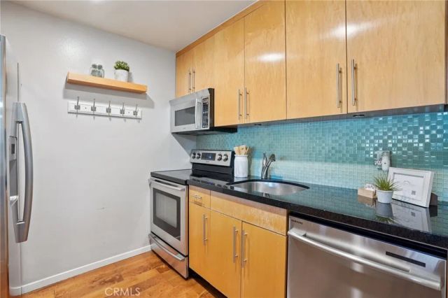 641 S Prospect Avenue 103, Redondo Beach, CA 90277