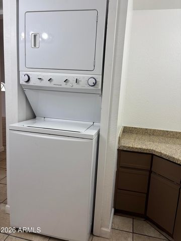 1820 E MORTEN Avenue 203, Phoenix, AZ 85020