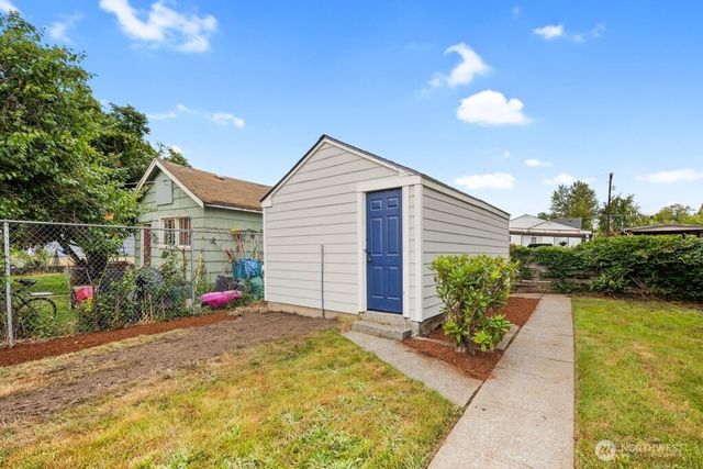 7843 Yakima Avenue, Tacoma, WA 98408