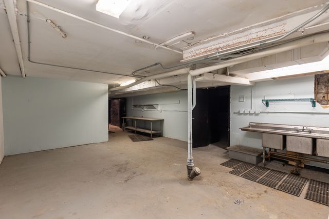 440 N State Street, Chicago, IL 60654