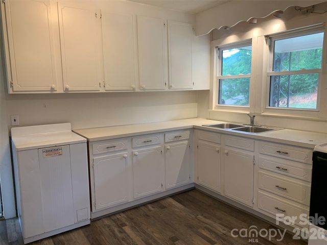 6231 Nc 16 Highway N, Taylorsville, NC 28681