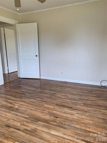 6231 Nc 16 Highway N, Taylorsville, NC 28681