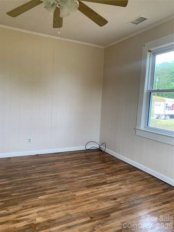 6231 Nc 16 Highway N, Taylorsville, NC 28681