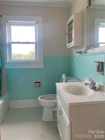 6231 Nc 16 Highway N, Taylorsville, NC 28681