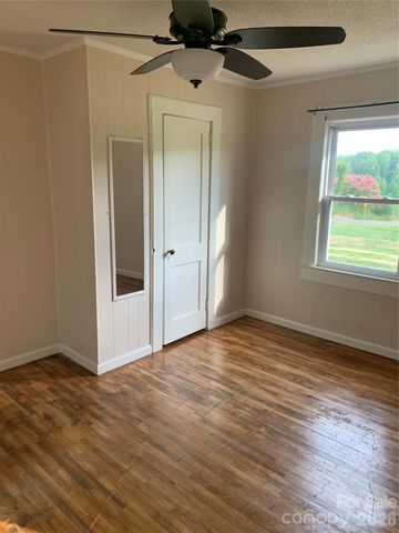 6231 Nc 16 Highway N, Taylorsville, NC 28681