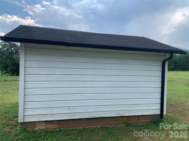 6231 Nc 16 Highway N, Taylorsville, NC 28681