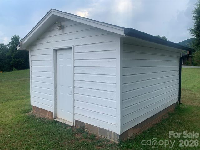 6231 Nc 16 Highway N, Taylorsville, NC 28681