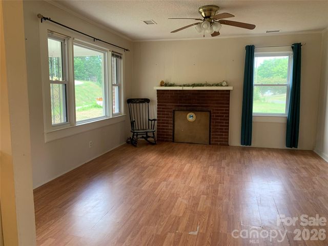 6231 Nc 16 Highway N, Taylorsville, NC 28681
