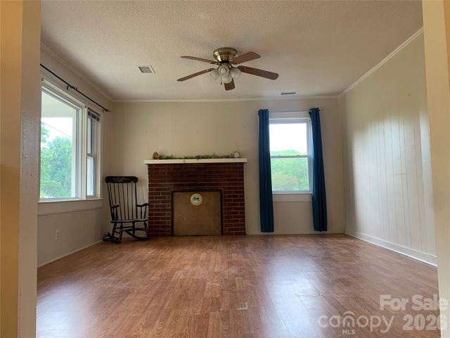 6231 Nc 16 Highway N, Taylorsville, NC 28681