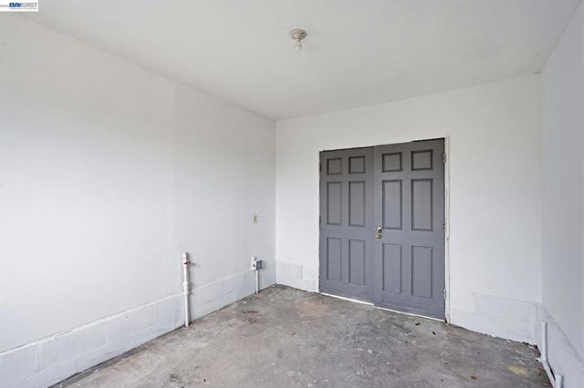 92 Welle Rd, Crockett, CA 94525