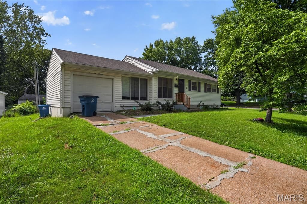 10616 Dunkeld Circle, Bel Ridge, MO 63137