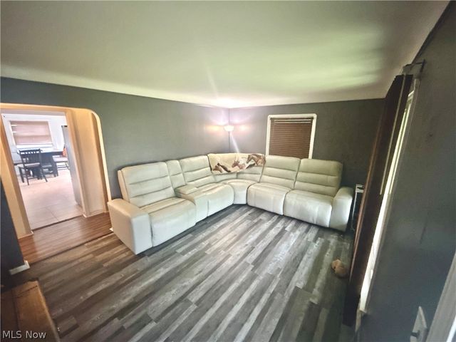 114 Avalon Drive, Bedford, OH 44146