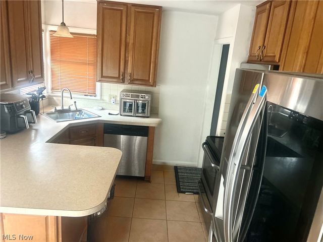 114 Avalon Drive, Bedford, OH 44146