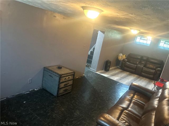 114 Avalon Drive, Bedford, OH 44146