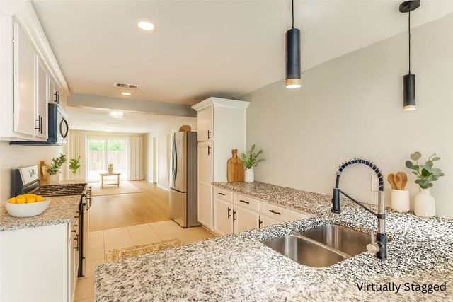 2624 Townsend Drive, Fort Worth, TX 76110