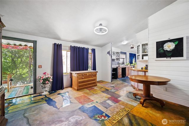 404 NE Saturn Lane, Bremerton, WA 98311