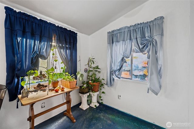 404 NE Saturn Lane, Bremerton, WA 98311