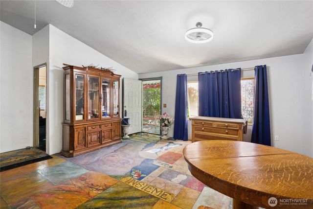 404 NE Saturn Lane, Bremerton, WA 98311