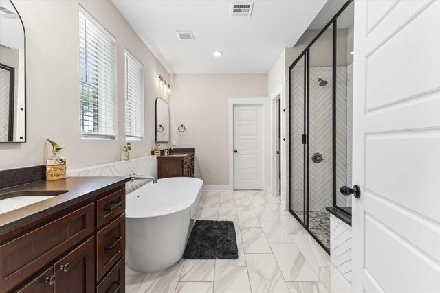 1124 Queen Elizabeth Drive, Mcgregor, TX 76657