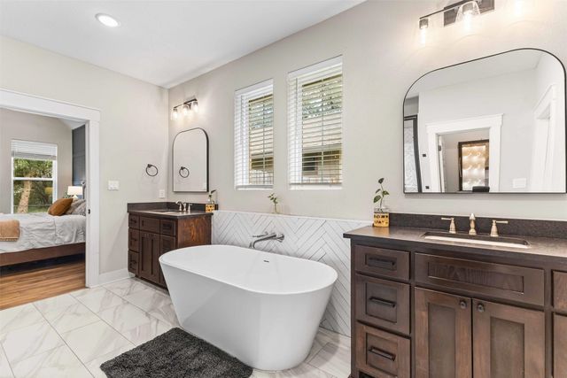 1124 Queen Elizabeth Drive, Mcgregor, TX 76657