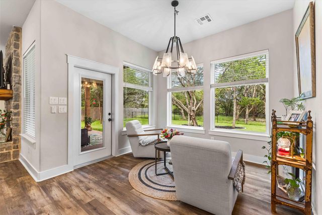 1124 Queen Elizabeth Drive, Mcgregor, TX 76657