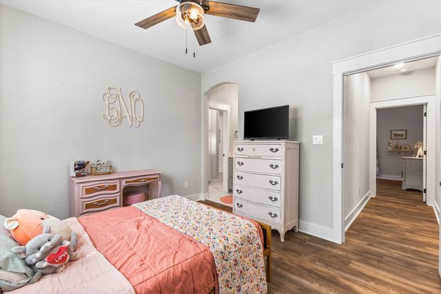 1124 Queen Elizabeth Drive, Mcgregor, TX 76657