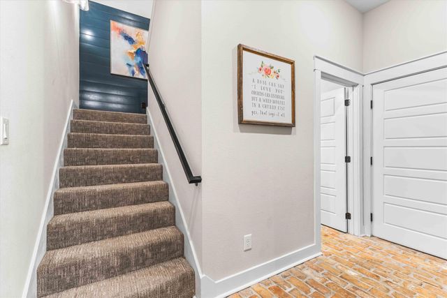1124 Queen Elizabeth Drive, Mcgregor, TX 76657