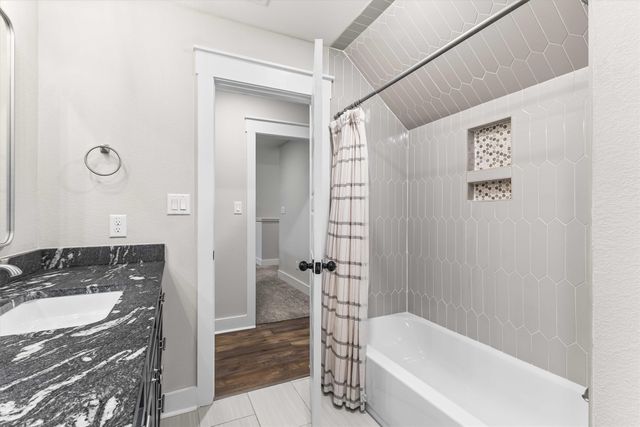 1124 Queen Elizabeth Drive, Mcgregor, TX 76657