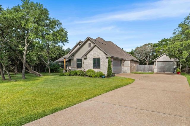 1124 Queen Elizabeth Drive, Mcgregor, TX 76657