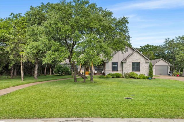 1124 Queen Elizabeth Drive, Mcgregor, TX 76657
