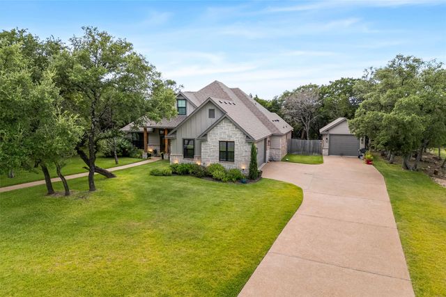 1124 Queen Elizabeth Drive, Mcgregor, TX 76657