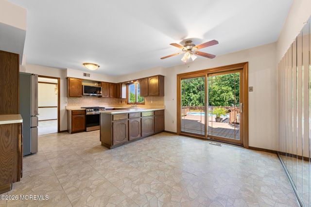 31 Vaughn Drive, Middletown, NJ 07748