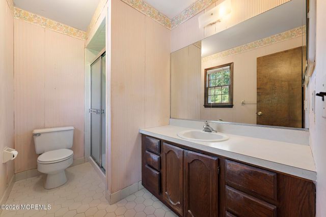 31 Vaughn Drive, Middletown, NJ 07748