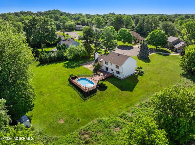 31 Vaughn Drive, Middletown, NJ 07748