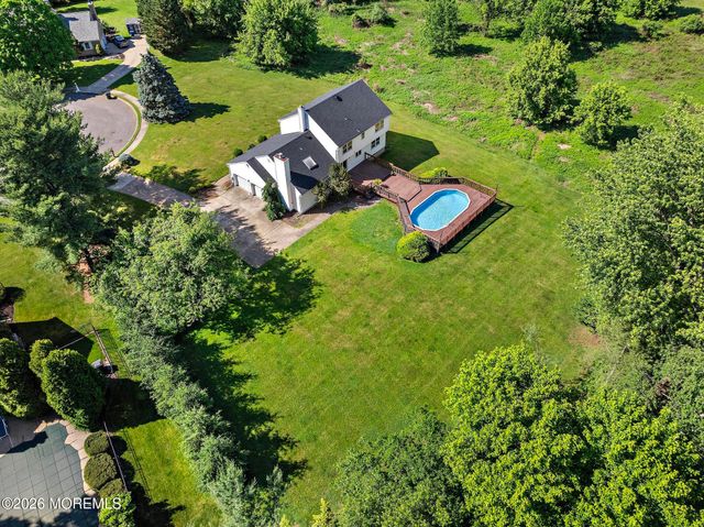 31 Vaughn Drive, Middletown, NJ 07748