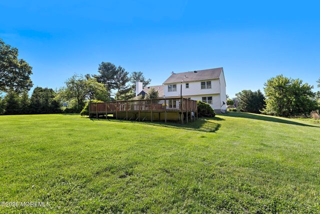 31 Vaughn Drive, Middletown, NJ 07748