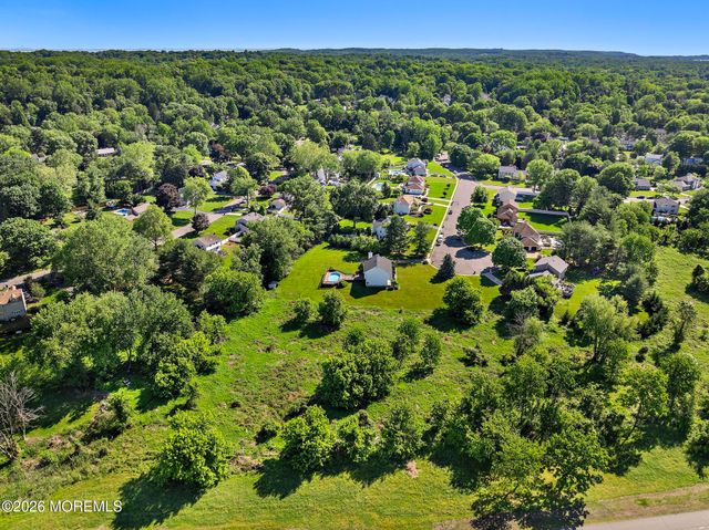 31 Vaughn Drive, Middletown, NJ 07748