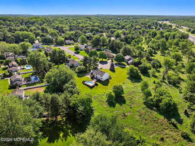 31 Vaughn Drive, Middletown, NJ 07748