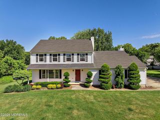 31 Vaughn Drive, Middletown, NJ 07748