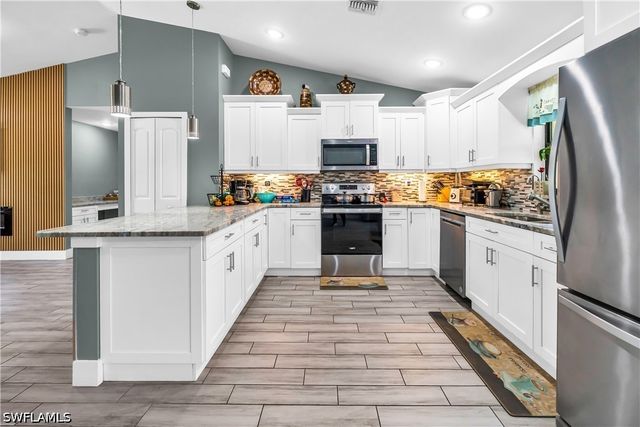 605 E 11th ST, Lehigh Acres, FL 33972