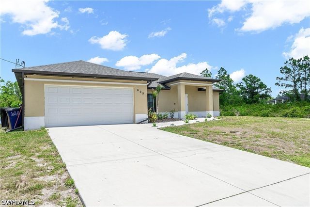 605 E 11th ST, Lehigh Acres, FL 33972