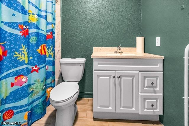 605 E 11th ST, Lehigh Acres, FL 33972