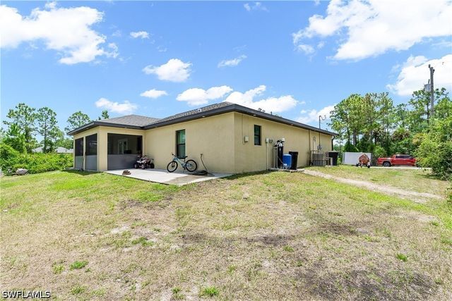 605 E 11th ST, Lehigh Acres, FL 33972