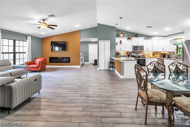 605 E 11th ST, Lehigh Acres, FL 33972