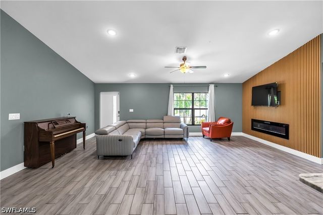 605 E 11th ST, Lehigh Acres, FL 33972